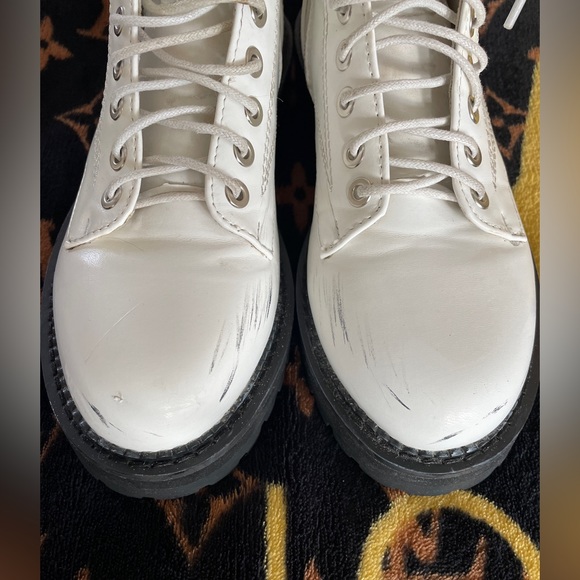 Nasty Gal Boots - Picture 5 of 16